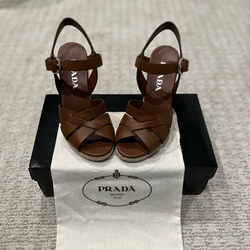 Authentic PRADA brown leather espadrille wedge. size 35